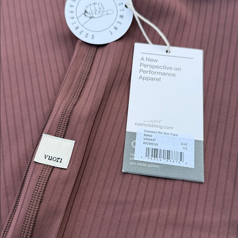 VUORI Inversion Rib Slim Flare SABLE SIZE XS NWT - Picture 2 of 6